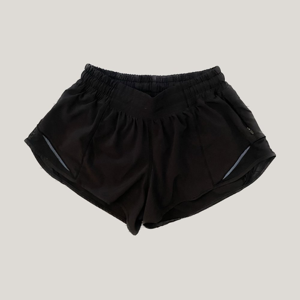 Lululemon Hotty Hot Low-Rise Lined Short 2.5"